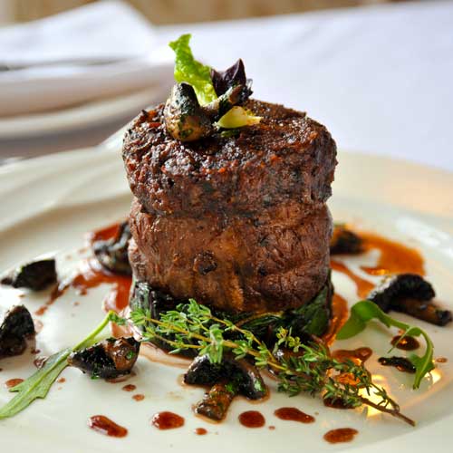 A beef fillet steak with mushrooms. Photo Credit: Photo Credit: CC BY-SA 3.0 2010 Archie MacDonald52 [https://commons.wikimedia.org/wiki/File:Beef_fillet_steak_with_mushrooms.jpg]